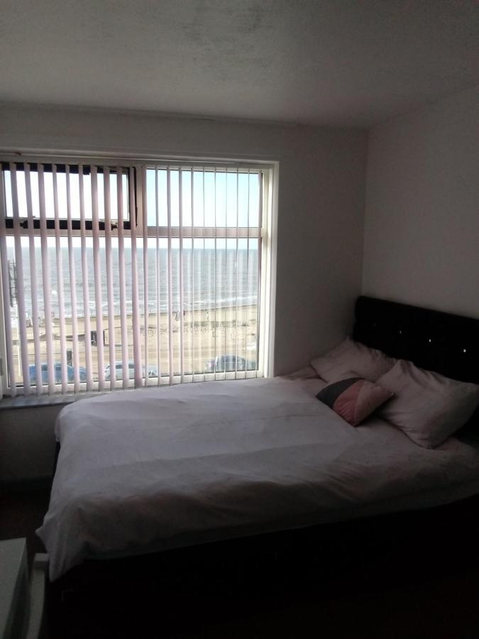 Arnies Hotel Blackpool Exteriör bild
